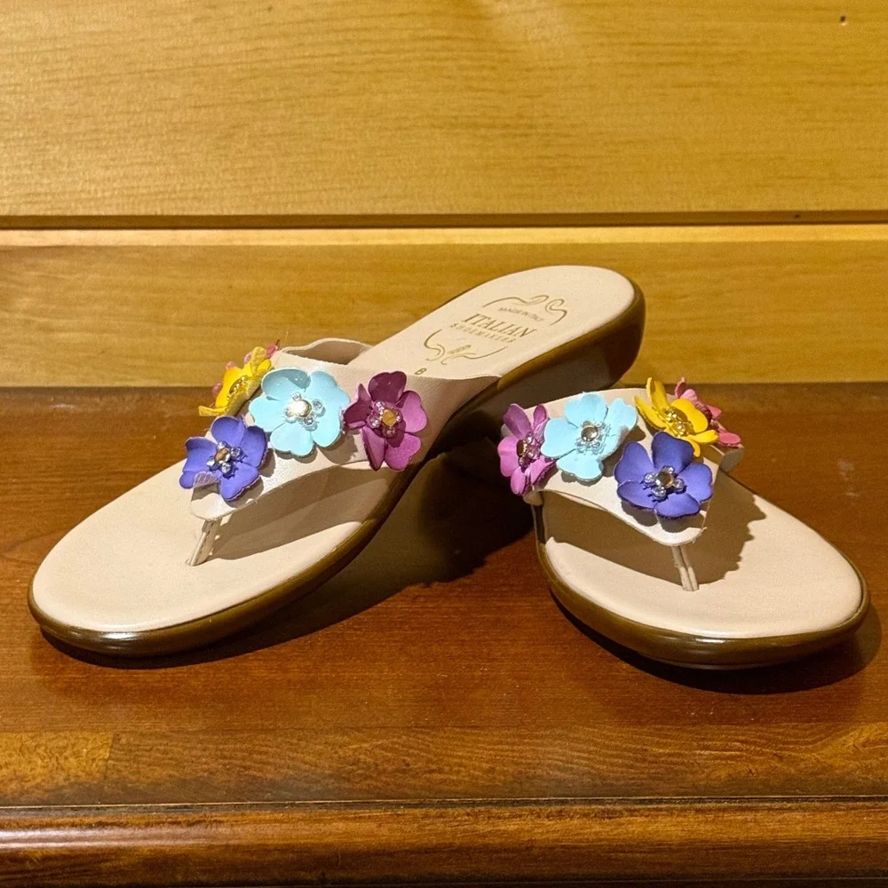 Italian Shoemakers Womens 8 Cream Floral Wedge Thong Sandals Made in Italy Multi